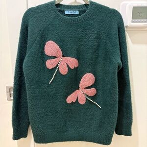 CURLY GIRL | Dark Green Fuzzy Sweater with Pink Dragonfly Appliqué